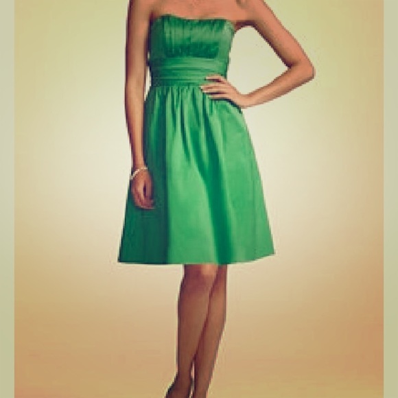 kelly green bridesmaid dresses